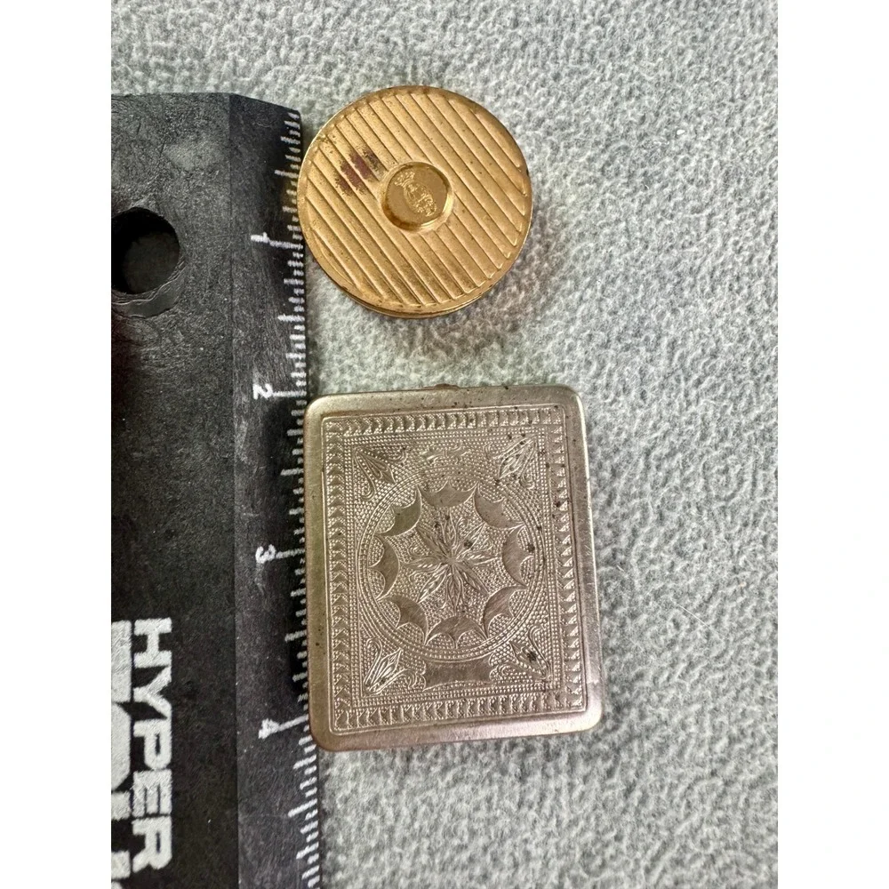 Vintage Engraved Silver Tone Metal Powder Rouge Compact‎ Case Ornate Starburst